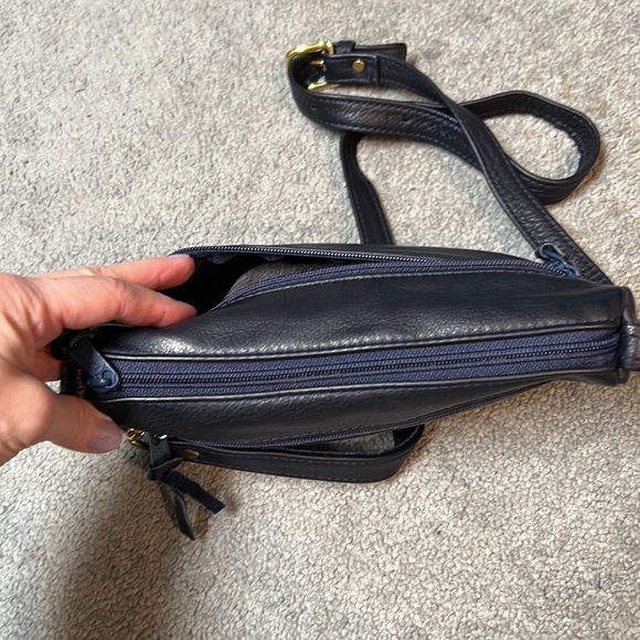 Beautiful Elie Small Crossbody bag in Navy - Picture 5 of 13